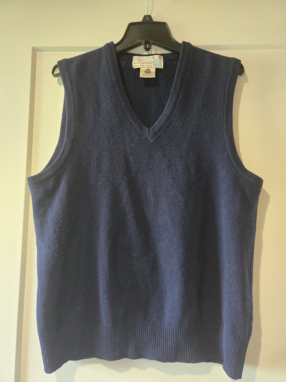 Men's V-Neck Sweater Vest in Navy - Premium Knit 100% Lambwool
